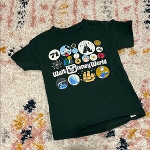 Disney Kids Dark Green T-Shirt with Iconic Graphics | Small (youth) 💫